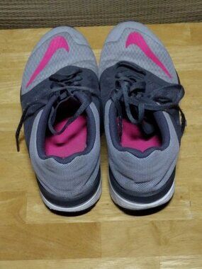 Womens size 9 - Nike Fs Lite 3 Running sneakers
